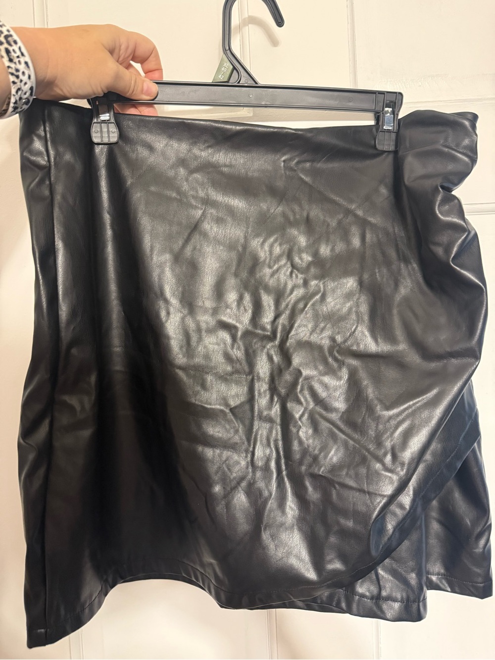 SHEIN Black Faux Leather-Look Mini Skirt